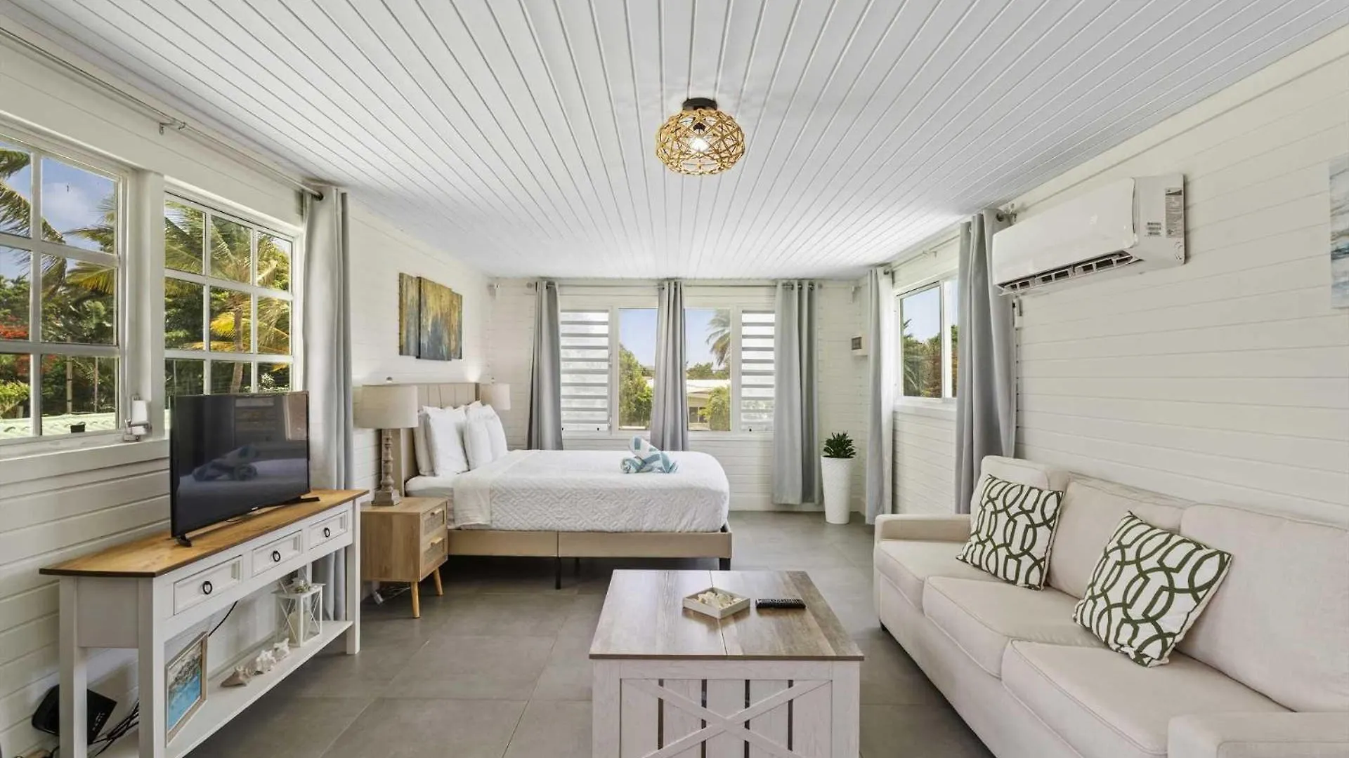 Wlr5 - Studio Near Palm Beach - White Lotus Retreat
