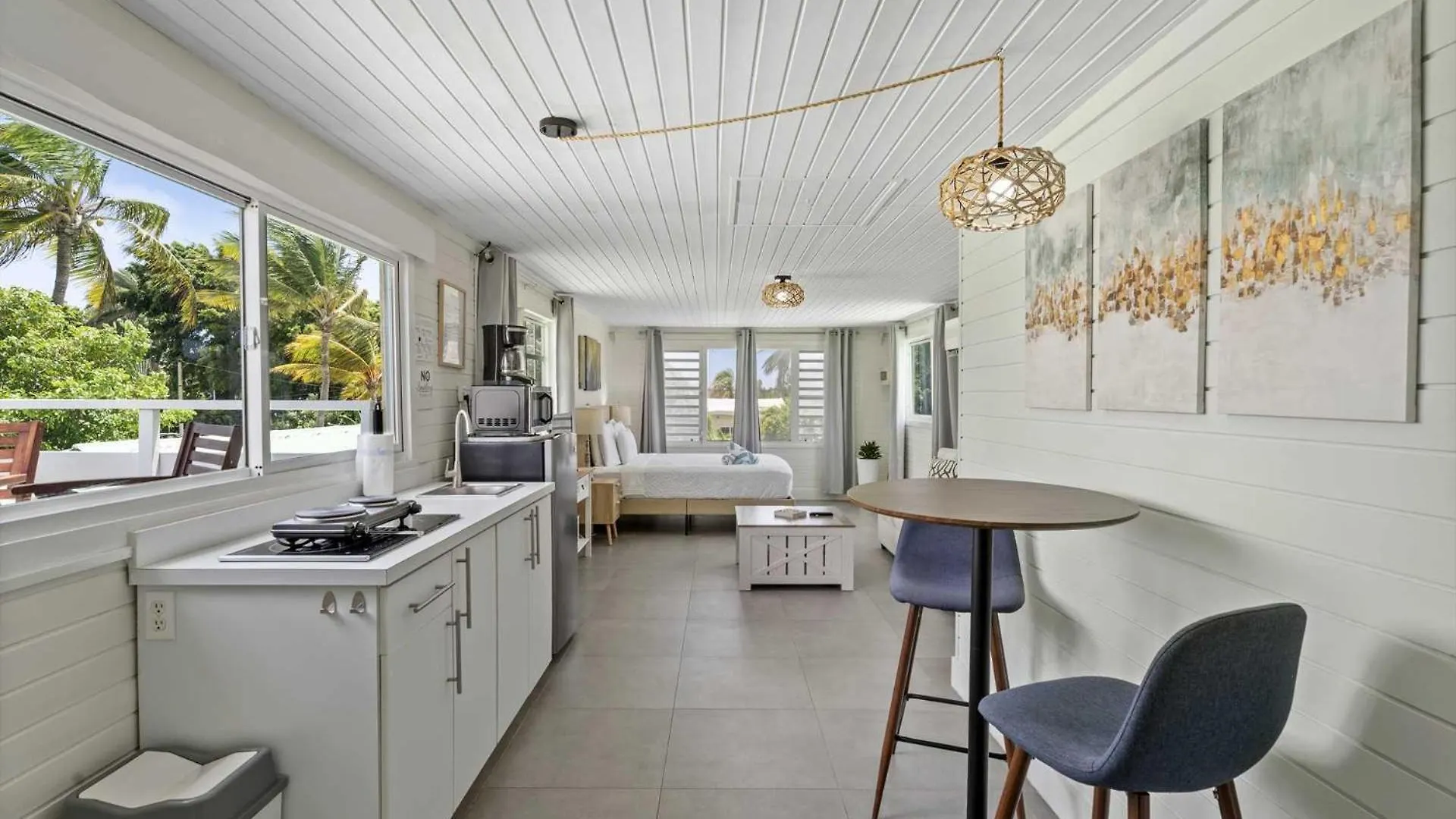 Wlr5 - Studio Near Palm Beach - White Lotus Retreat contacts